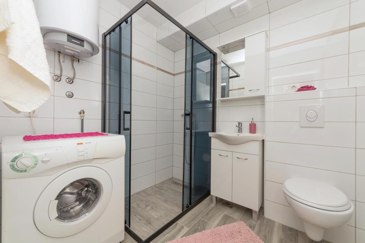 Apartment Strawberry Makarska Bagian luar foto