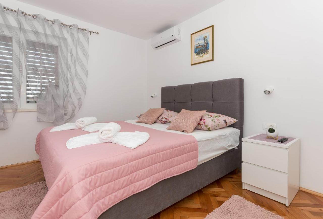 Apartment Strawberry Makarska Bagian luar foto