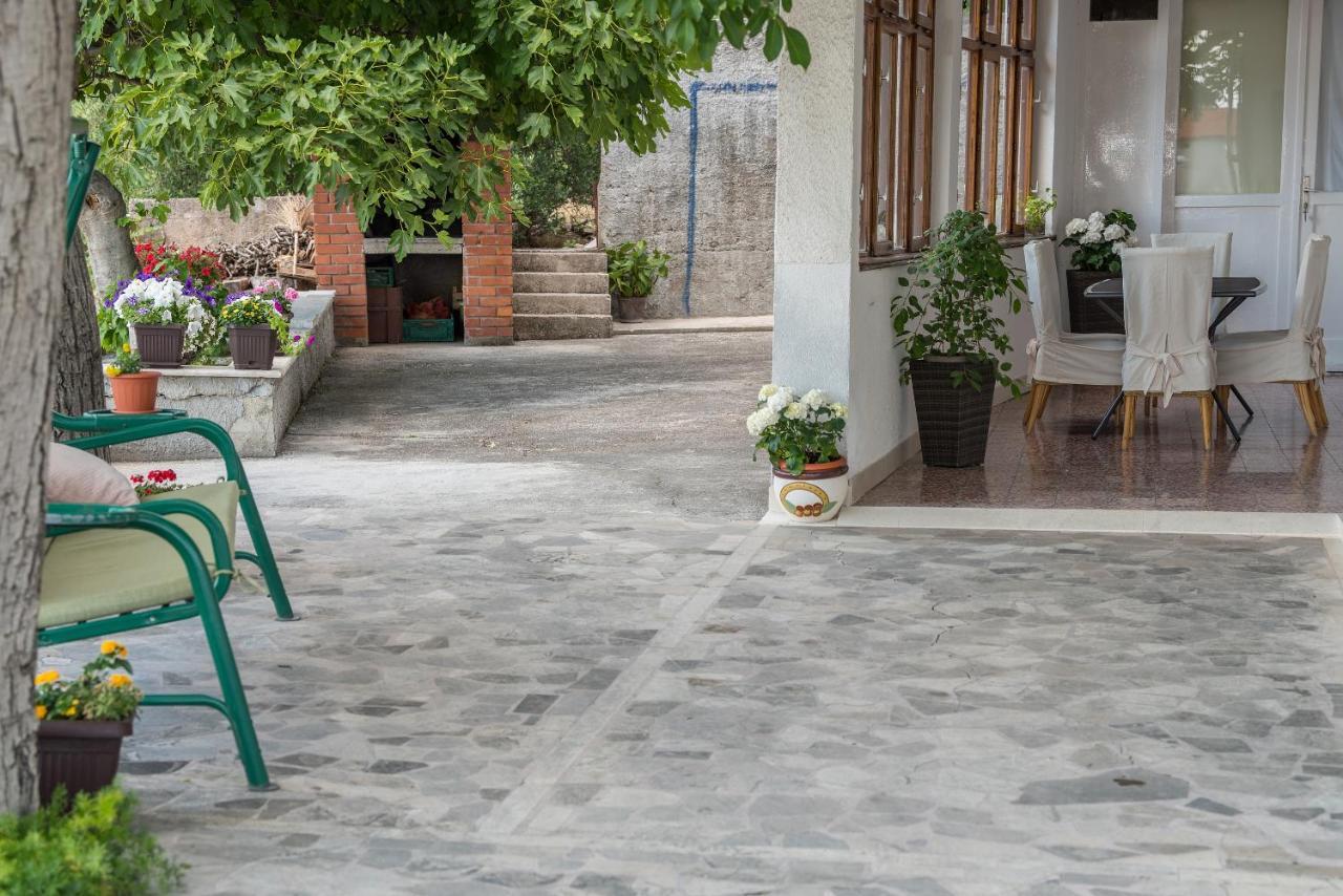 Apartment Strawberry Makarska Bagian luar foto